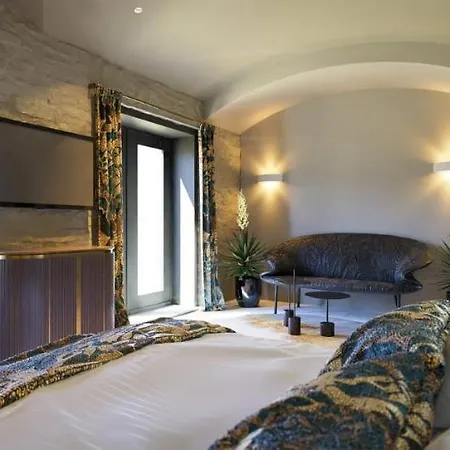Elegance With Infinity Pool And Sea View Elr Finikia Santorini Villa *
